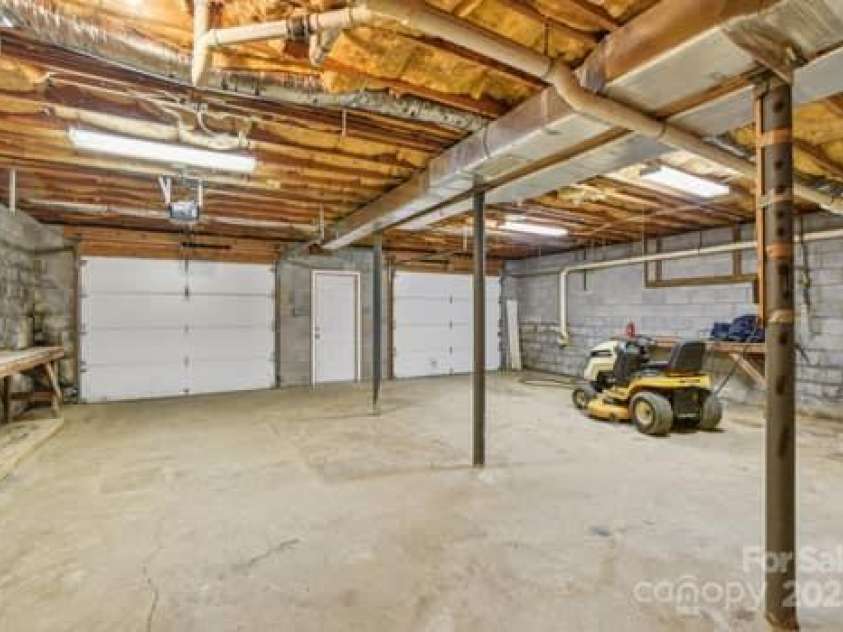 125 Merrill Road, Fletcher, NC 28732.  MLS# CAR4263727, YatesRealty ID 23963. 