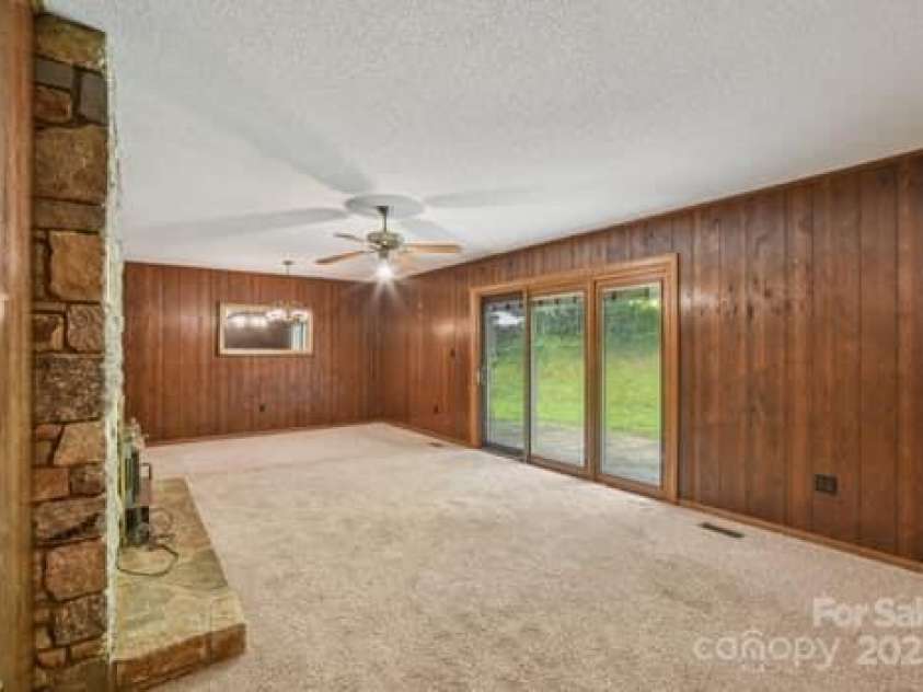 125 Merrill Road, Fletcher, NC 28732.  MLS# CAR4263727, YatesRealty ID 23963. 