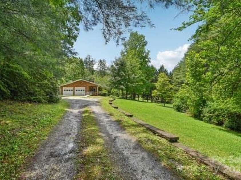 125 Merrill Road, Fletcher, NC 28732.  MLS# CAR4263727, YatesRealty ID 23963. 