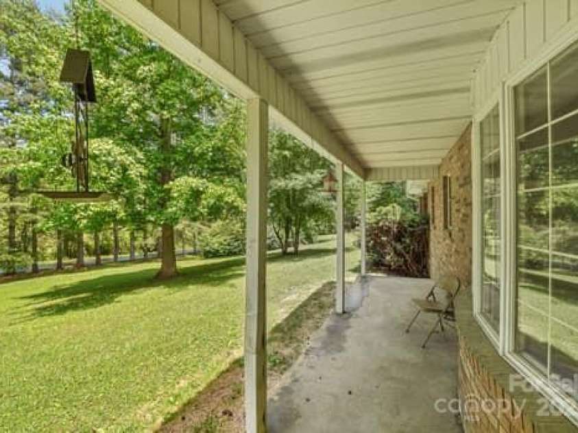 125 Merrill Road, Fletcher, NC 28732.  MLS# CAR4263727, YatesRealty ID 23963. 