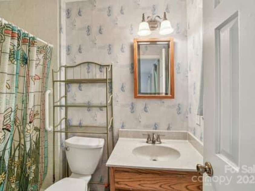 125 Merrill Road, Fletcher, NC 28732.  MLS# CAR4263727, YatesRealty ID 23963. 