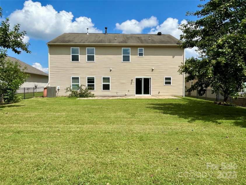 15105 Cavanshire Trail, Charlotte, NC 28278.  MLS# CAR4266689, YatesRealty ID 23964. 