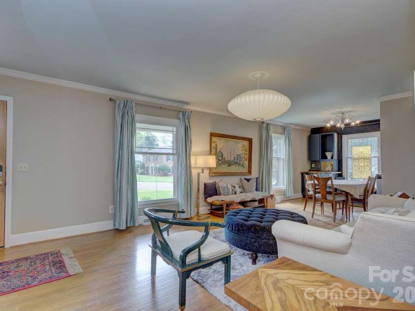 1140 Bevis Drive, Charlotte, NC 28209.  MLS# CAR4379943, YatesRealty ID 23965. 
