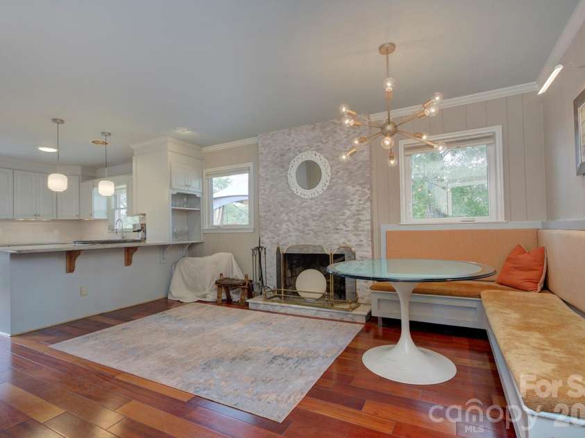 1140 Bevis Drive, Charlotte, NC 28209.  MLS# CAR4379943, YatesRealty ID 23965. 