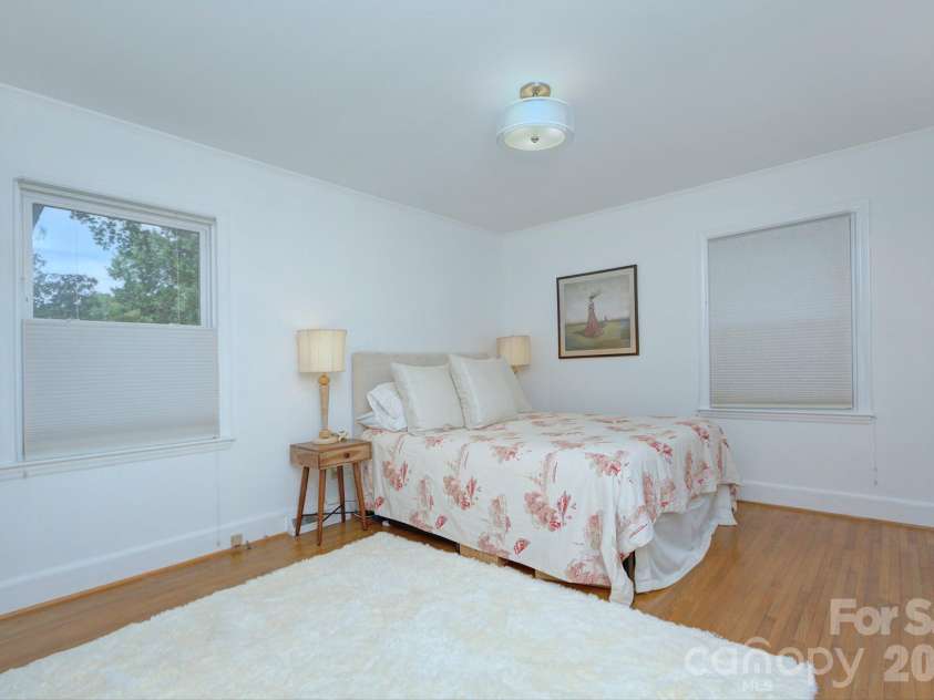 1140 Bevis Drive, Charlotte, NC 28209.  MLS# CAR4379943, YatesRealty ID 23965. 