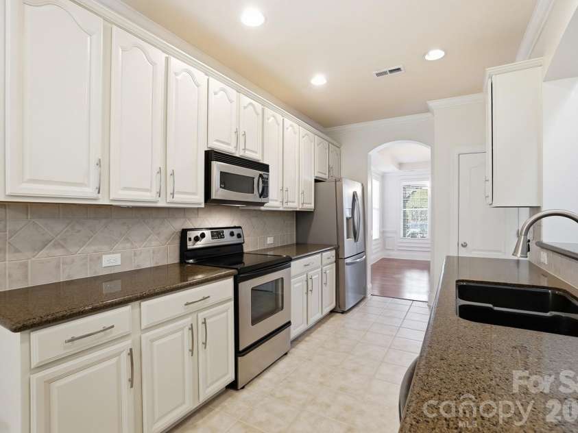 10906 Round Rock Road, Charlotte, NC 28277.  MLS# CAR4303431, YatesRealty ID 23966. 