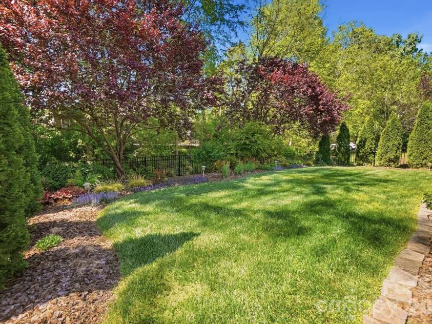 10906 Round Rock Road, Charlotte, NC 28277.  MLS# CAR4303431, YatesRealty ID 23966. 
