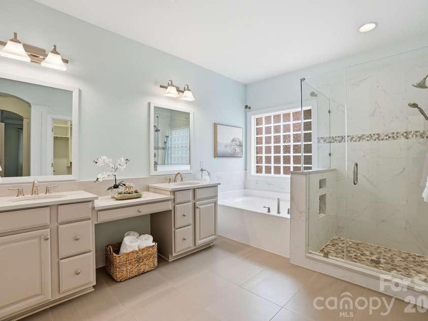 10906 Round Rock Road, Charlotte, NC 28277.  MLS# CAR4303431, YatesRealty ID 23966. 
