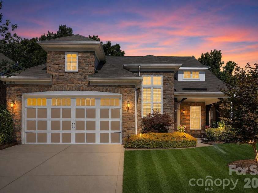 10906 Round Rock Road, Charlotte, NC 28277.  MLS# CAR4303431, YatesRealty ID 23966. 