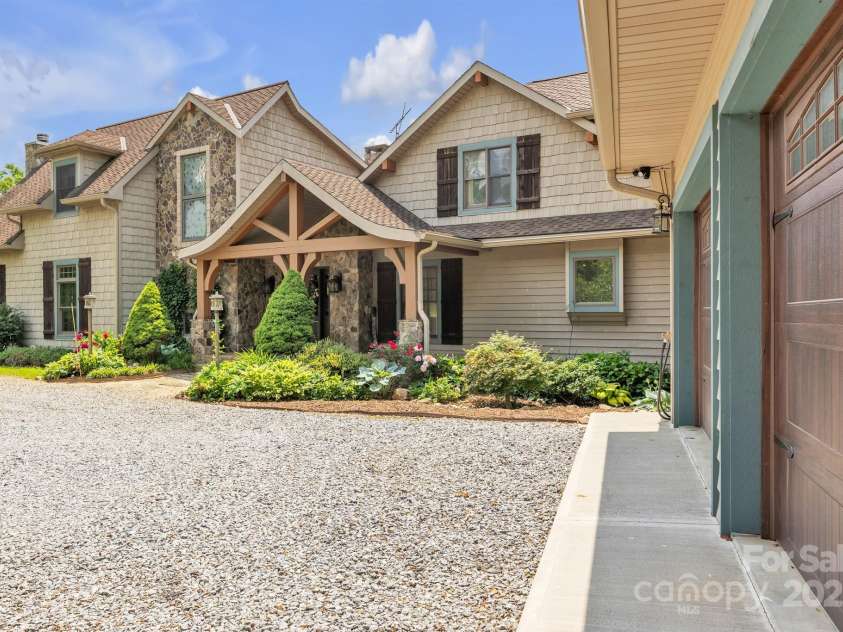 323 Rumpoles Way, Piney Creek, NC 28663.  MLS# CAR4270097, YatesRealty ID 23967. 