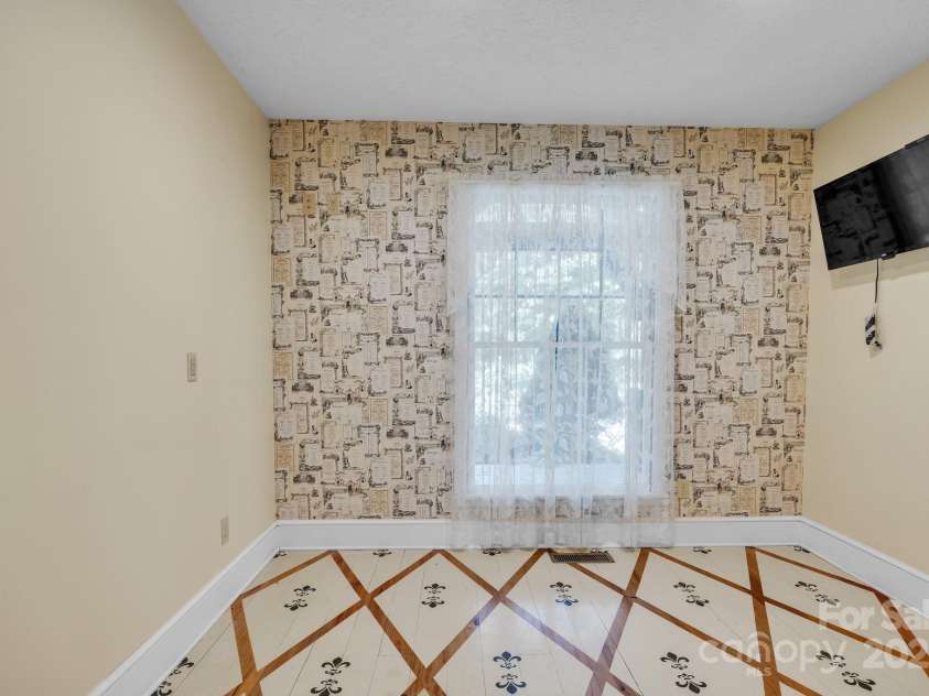 323 Rumpoles Way, Piney Creek, NC 28663.  MLS# CAR4270097, YatesRealty ID 23967. 