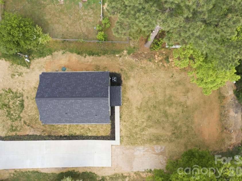2412 SUMMIT Avenue, Kannapolis, NC 28081.  MLS# CAR4371081, YatesRealty ID 23968. 