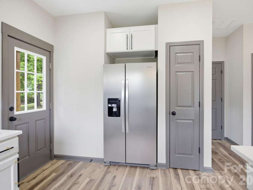 2412 SUMMIT Avenue, Kannapolis, NC 28081.  MLS# CAR4371081, YatesRealty ID 23968. 