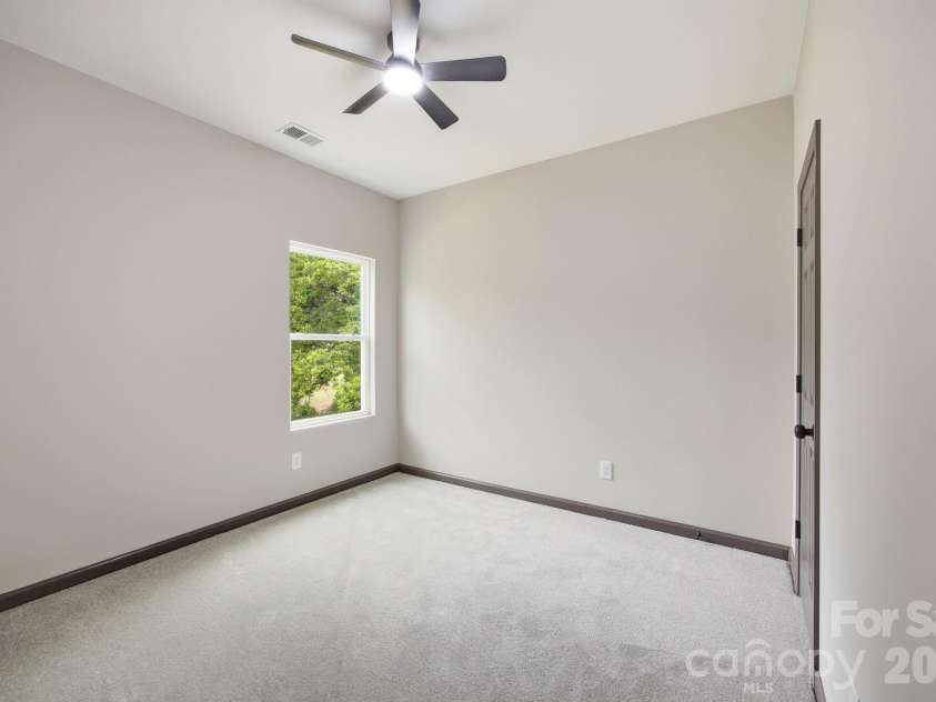 2412 SUMMIT Avenue, Kannapolis, NC 28081.  MLS# CAR4371081, YatesRealty ID 23968. 