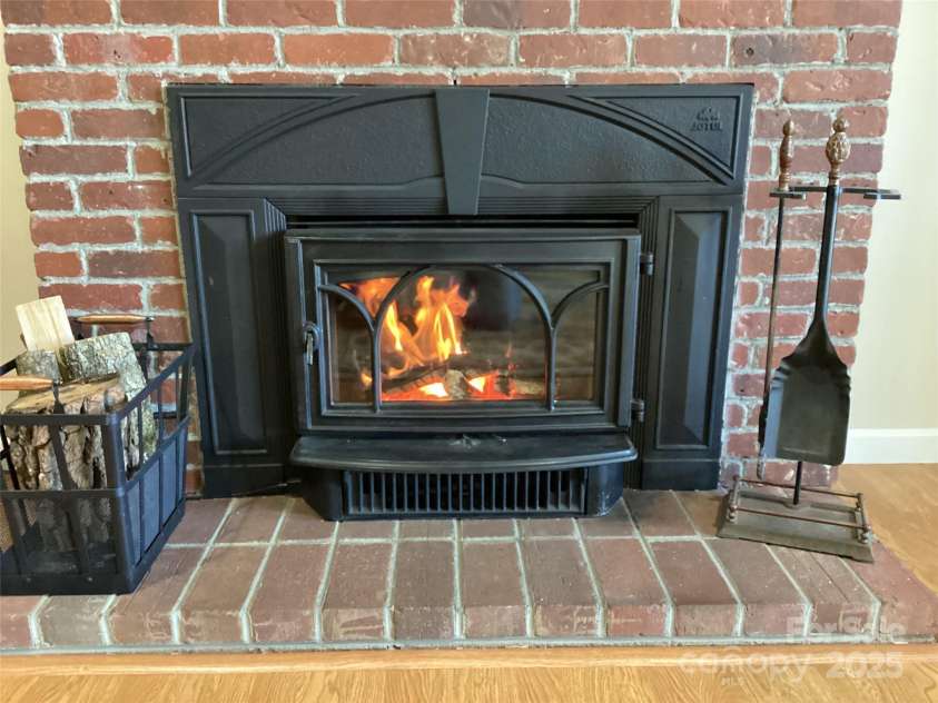 31 Rhododendron Road, Black Mountain, NC 28711.  MLS# CAR4271764, YatesRealty ID 23968. 