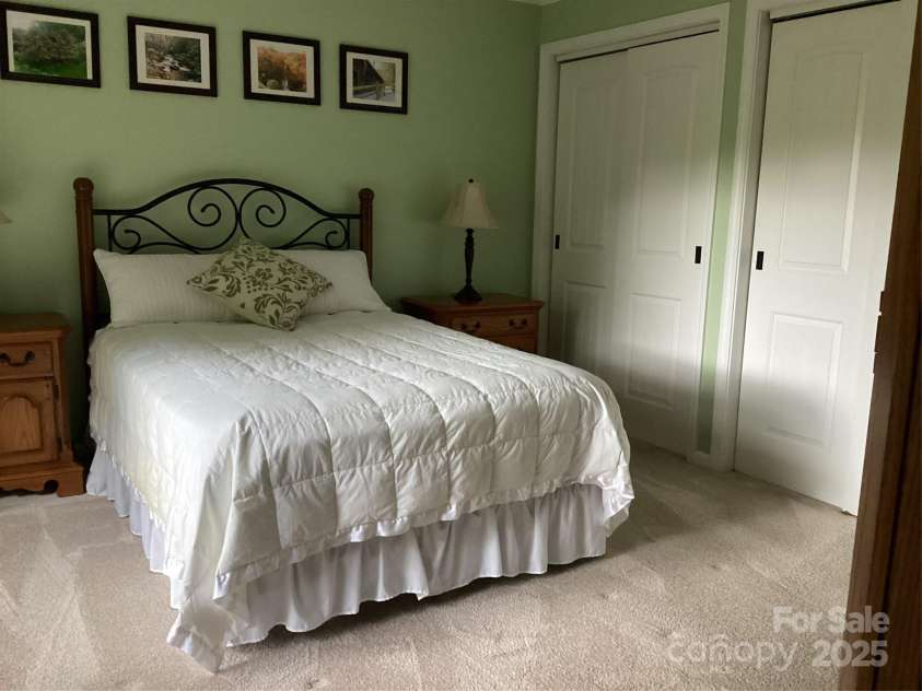 31 Rhododendron Road, Black Mountain, NC 28711.  MLS# CAR4271764, YatesRealty ID 23968. 