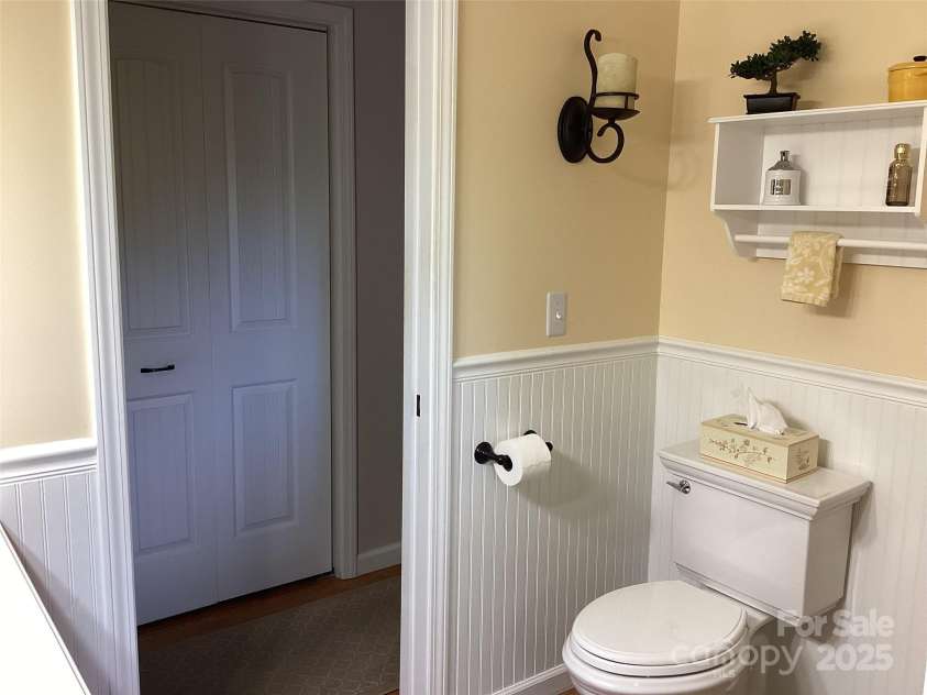 31 Rhododendron Road, Black Mountain, NC 28711.  MLS# CAR4271764, YatesRealty ID 23968. 