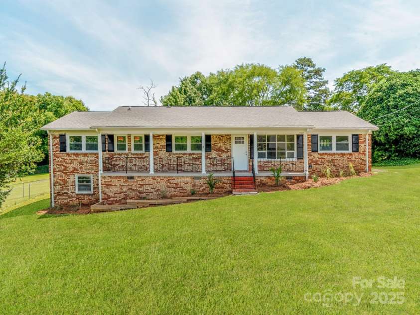 1606 Rhyne Street, Gastonia, NC 28054.  MLS# CAR4275229, YatesRealty ID 23969. 