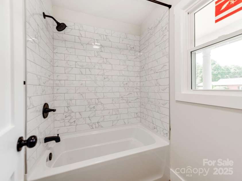 1606 Rhyne Street, Gastonia, NC 28054.  MLS# CAR4275229, YatesRealty ID 23969. 