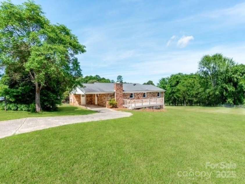 1606 Rhyne Street, Gastonia, NC 28054.  MLS# CAR4275229, YatesRealty ID 23969. 