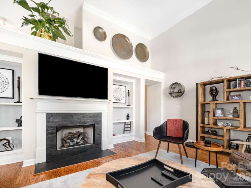 4937 Hill View Drive, Charlotte, NC 28210.  MLS# CAR4276958, YatesRealty ID 23970. 