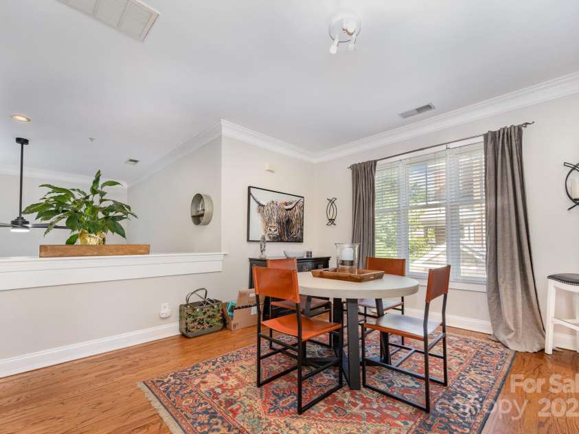 4937 Hill View Drive, Charlotte, NC 28210.  MLS# CAR4276958, YatesRealty ID 23970. 