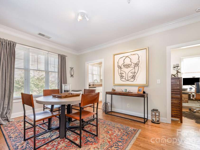 4937 Hill View Drive, Charlotte, NC 28210.  MLS# CAR4276958, YatesRealty ID 23970. 