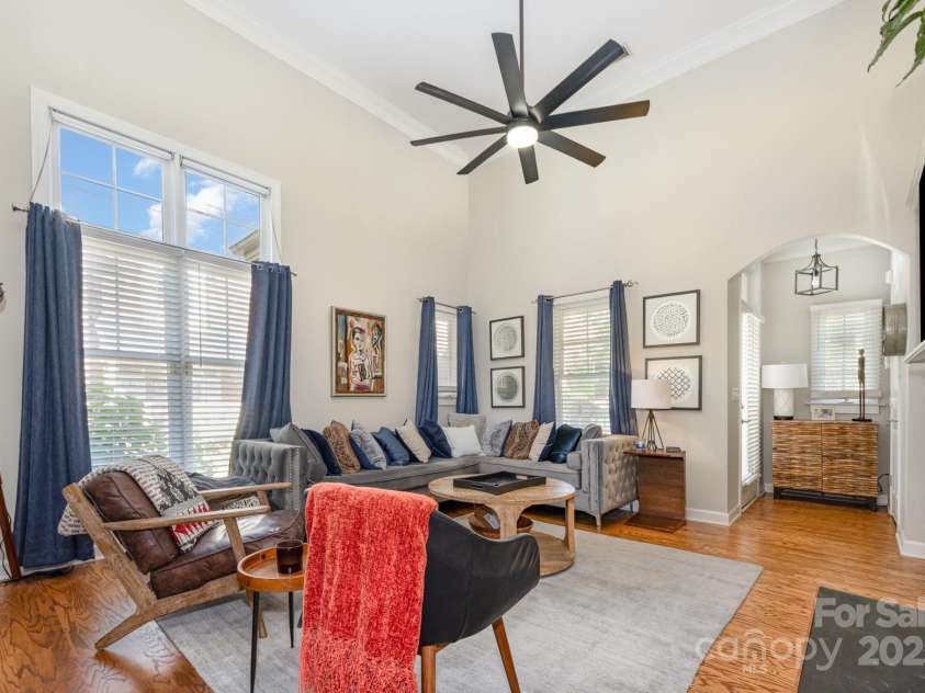 4937 Hill View Drive, Charlotte, NC 28210.  MLS# CAR4276958, YatesRealty ID 23970. 