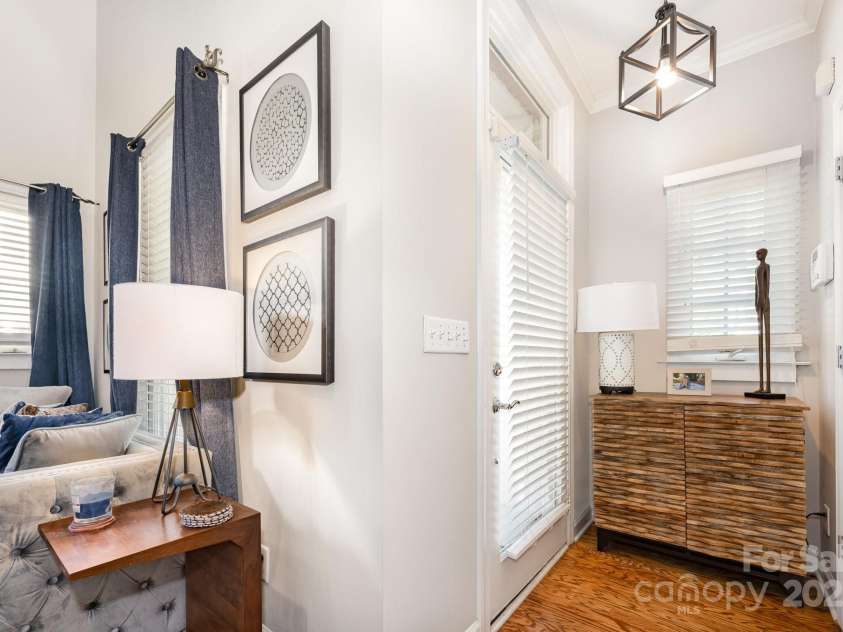 4937 Hill View Drive, Charlotte, NC 28210.  MLS# CAR4276958, YatesRealty ID 23970. 