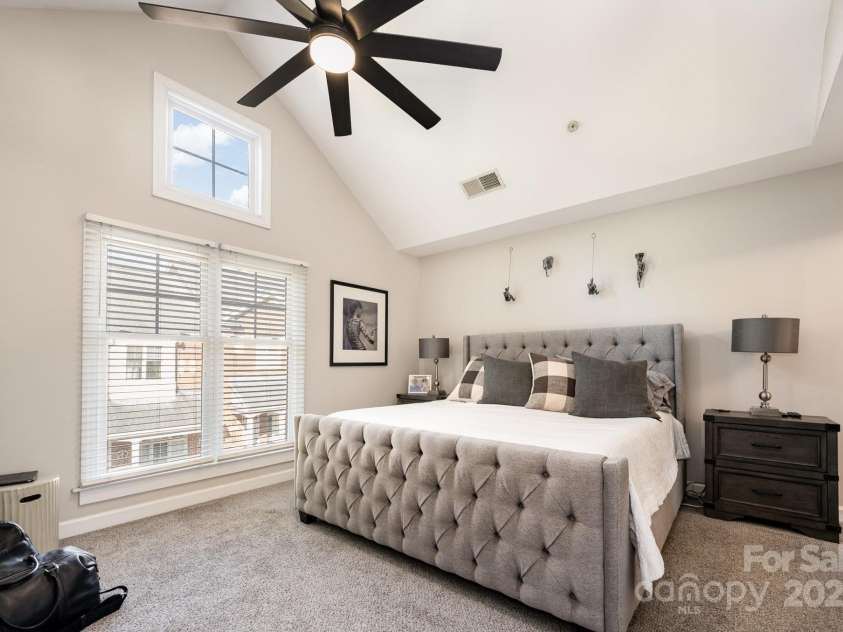 4937 Hill View Drive, Charlotte, NC 28210.  MLS# CAR4276958, YatesRealty ID 23970. 