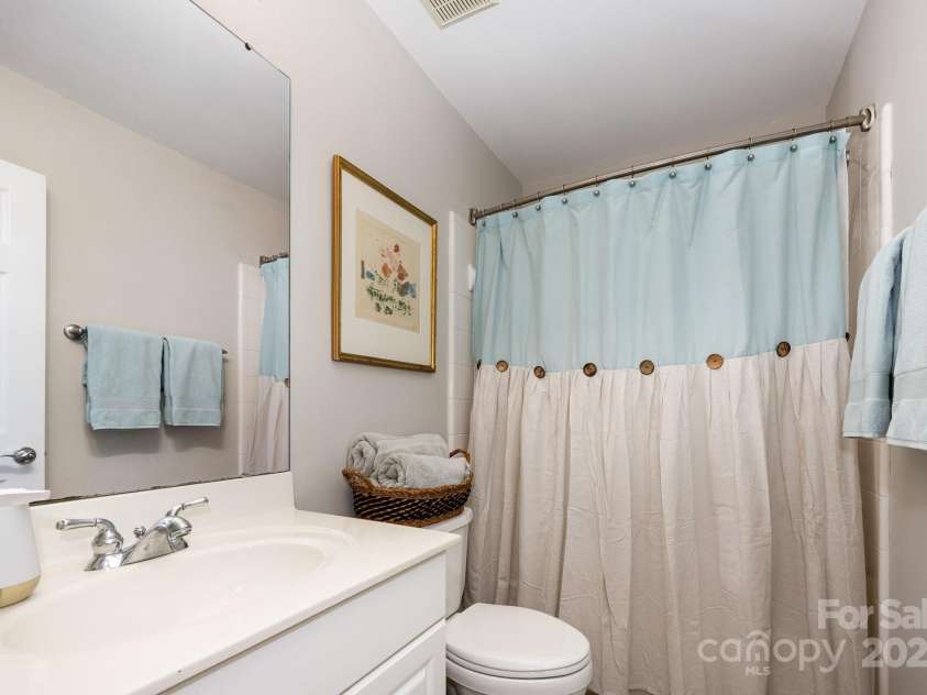 4937 Hill View Drive, Charlotte, NC 28210.  MLS# CAR4276958, YatesRealty ID 23970. 