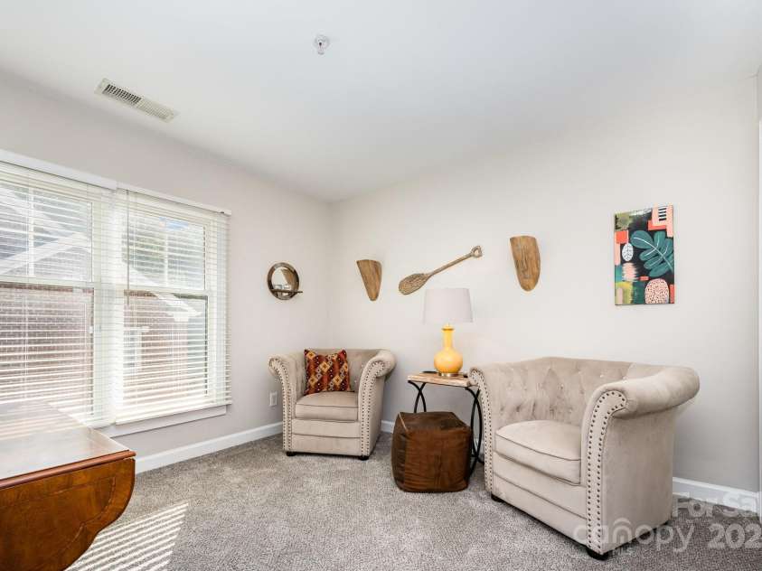 4937 Hill View Drive, Charlotte, NC 28210.  MLS# CAR4276958, YatesRealty ID 23970. 