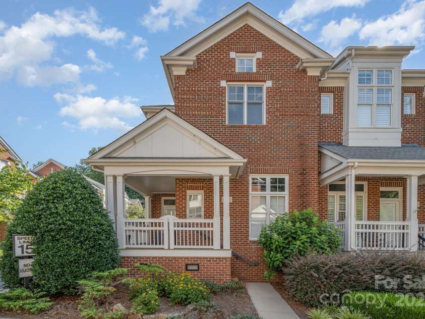4937 Hill View Drive, Charlotte, NC 28210.  MLS# CAR4276958, YatesRealty ID 23970. 