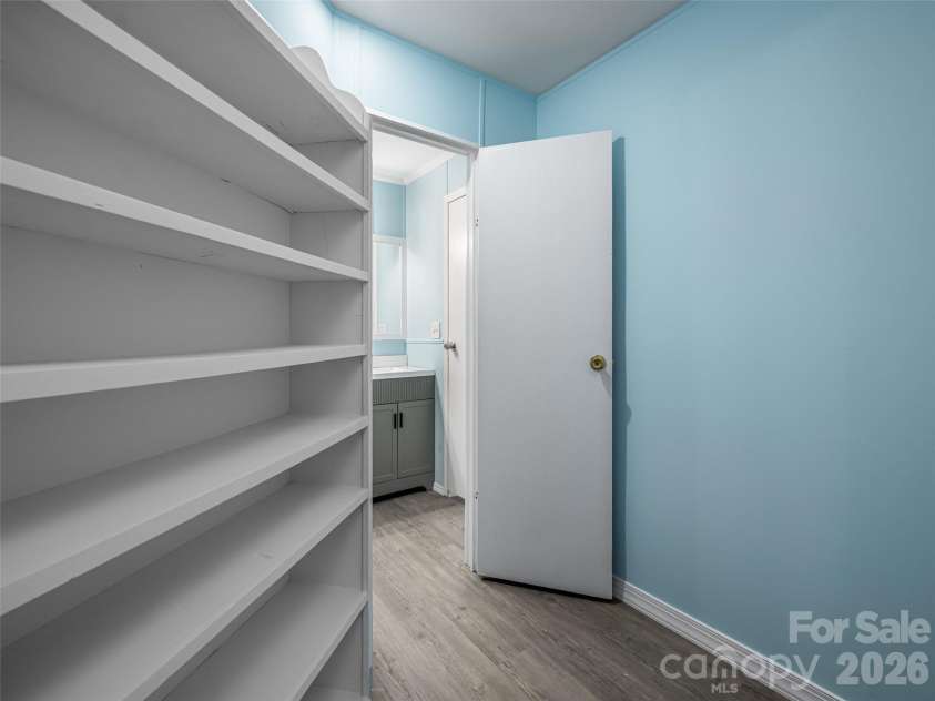 101 Heather Drive, Asheville, NC 28806.  MLS# CAR4378282, YatesRealty ID 23971. 