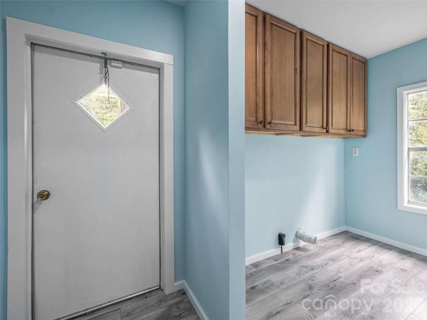 101 Heather Drive, Asheville, NC 28806.  MLS# CAR4378282, YatesRealty ID 23971. 