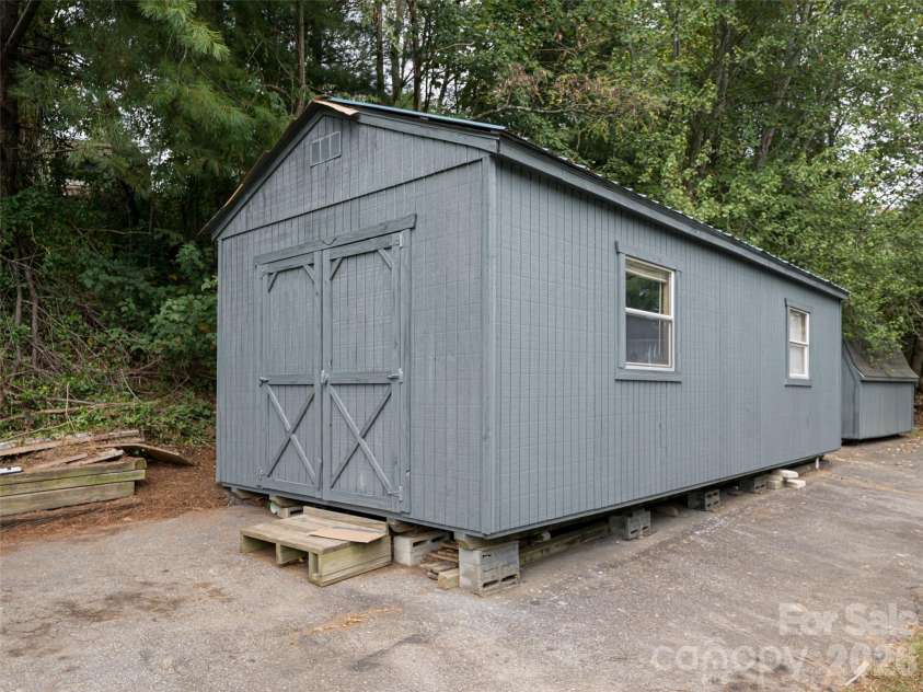 101 Heather Drive, Asheville, NC 28806.  MLS# CAR4378282, YatesRealty ID 23971. 