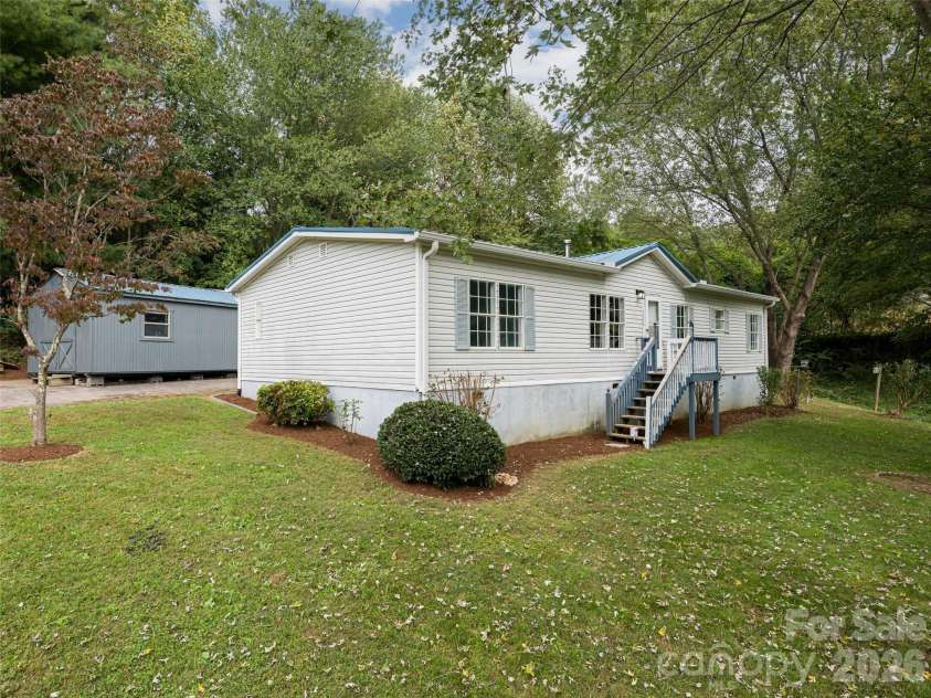 101 Heather Drive, Asheville, NC 28806.  MLS# CAR4378282, YatesRealty ID 23971. 