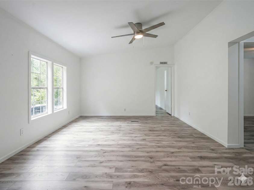 101 Heather Drive, Asheville, NC 28806.  MLS# CAR4378282, YatesRealty ID 23971. 