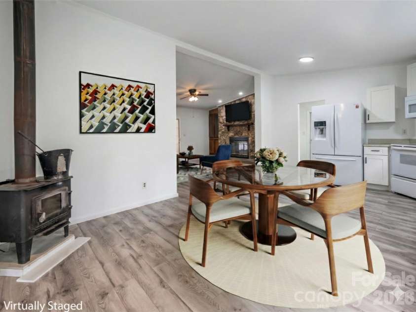 101 Heather Drive, Asheville, NC 28806.  MLS# CAR4378282, YatesRealty ID 23971. 