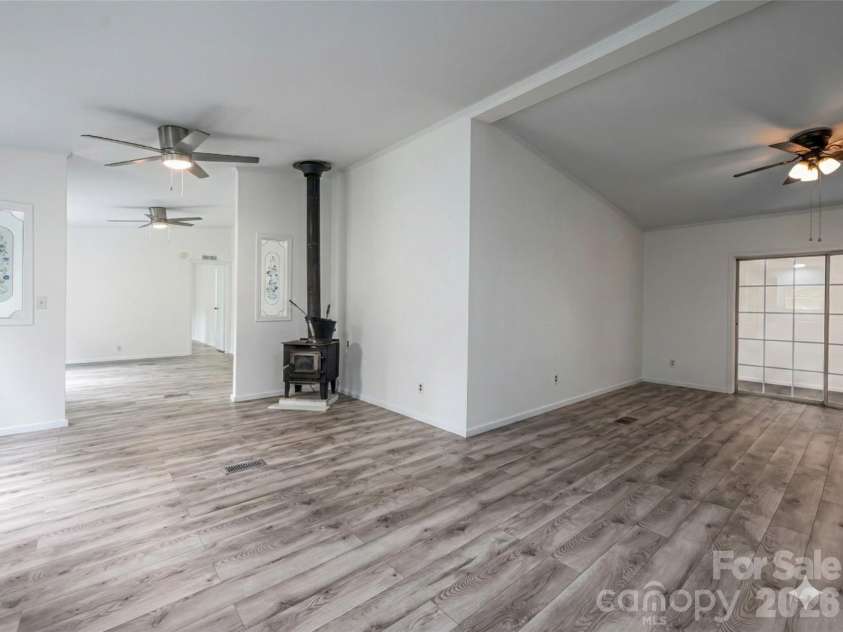 101 Heather Drive, Asheville, NC 28806.  MLS# CAR4378282, YatesRealty ID 23971. 