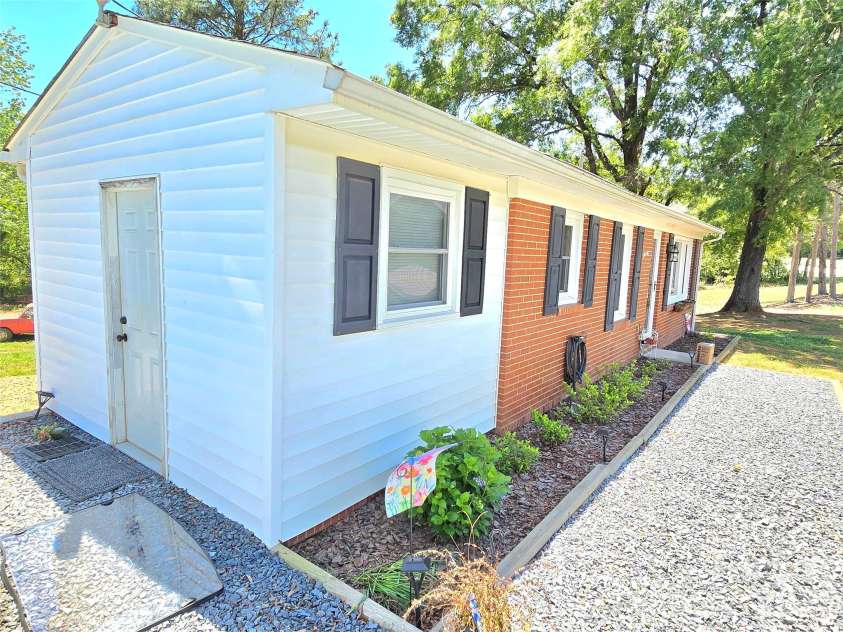 40582 Old Cottonville Road, Norwood, NC 28128.  MLS# CAR4375123, YatesRealty ID 23972. 
