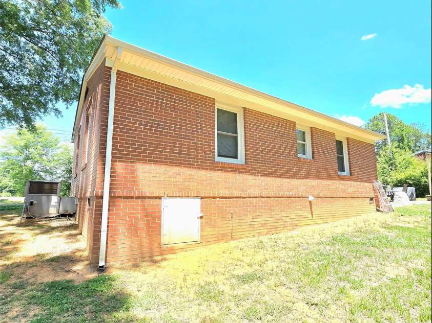 40582 Old Cottonville Road, Norwood, NC 28128.  MLS# CAR4375123, YatesRealty ID 23972. 