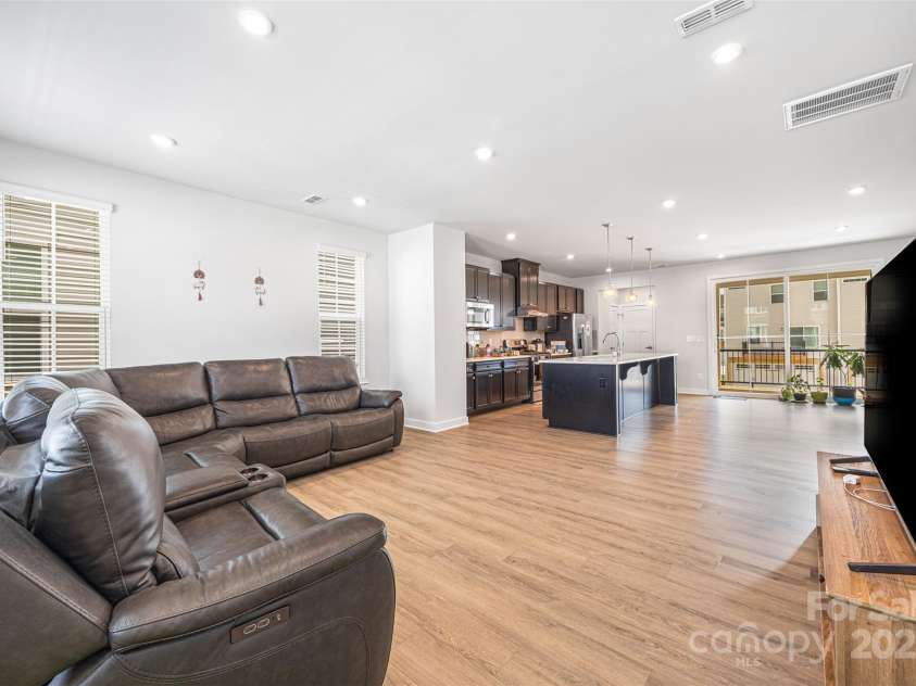 9921 Oaklawn Boulevard, Huntersville, NC 28078.  MLS# CAR4276486, YatesRealty ID 23973. 