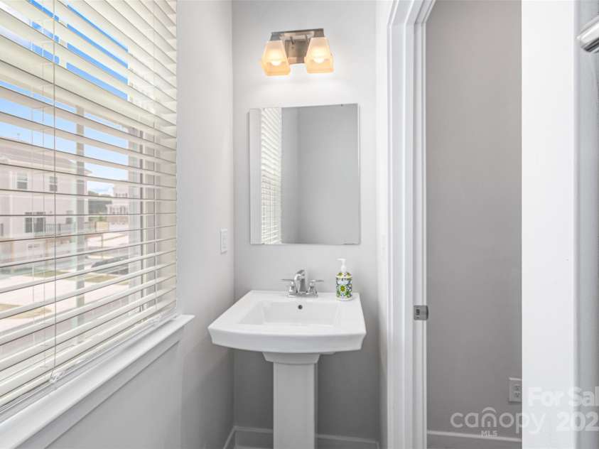 9921 Oaklawn Boulevard, Huntersville, NC 28078.  MLS# CAR4276486, YatesRealty ID 23973. 