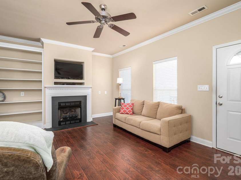 7212 Pinfeather Circle, Cramerton, NC 28032.  MLS# CAR4382915, YatesRealty ID 23975. 