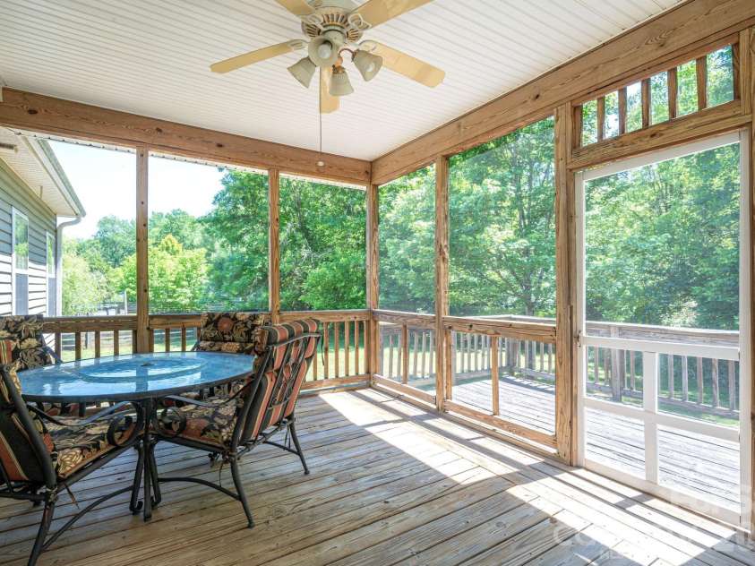 7212 Pinfeather Circle, Cramerton, NC 28032.  MLS# CAR4382915, YatesRealty ID 23975. 