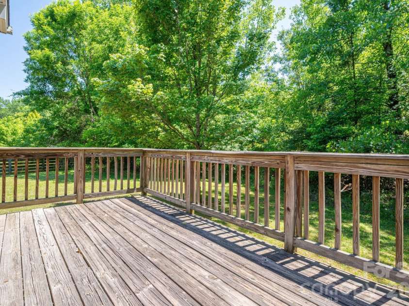 7212 Pinfeather Circle, Cramerton, NC 28032.  MLS# CAR4382915, YatesRealty ID 23975. 