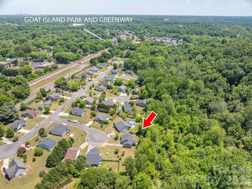 7212 Pinfeather Circle, Cramerton, NC 28032.  MLS# CAR4382915, YatesRealty ID 23975. 