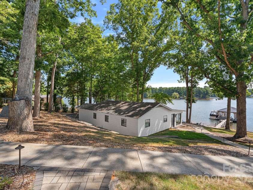 849 Kemp Road, Mooresville, NC 28117.  MLS# CAR4274065, YatesRealty ID 23975. 