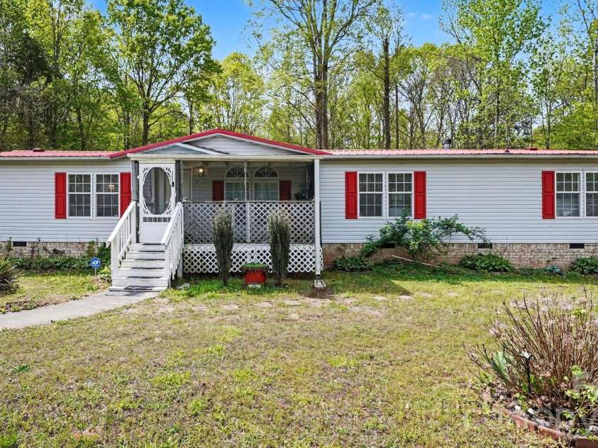 365 Brushy Drive, Lexington, NC 27295.  MLS# CAR4367745, YatesRealty ID 23976. 